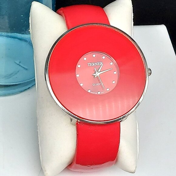 Stunning Terner RED Analog Quartz Women’s Watch with Silver Cuff Bracelet -New B - Picture 4 of 8